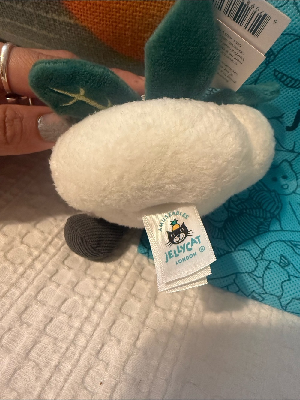 Jellycat Amusable Skull Planter Keychain - Picture 3 of 5